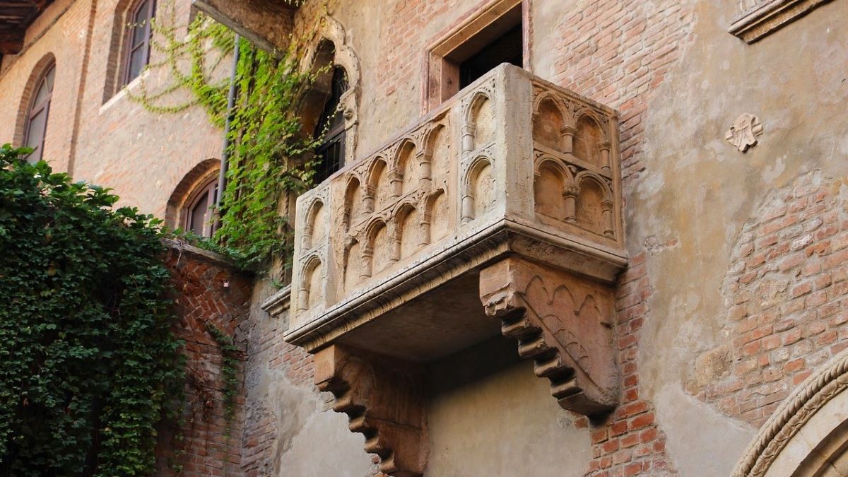 Juliet balcony in Verona, Italy