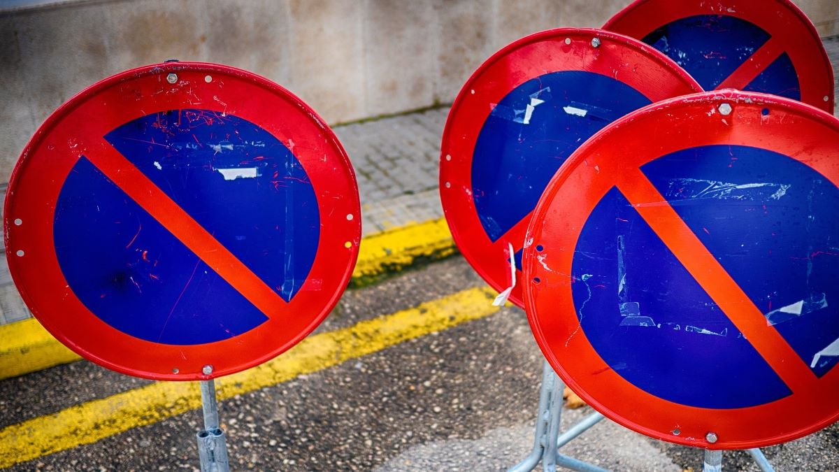 Red and blue forbidden, No Parking signs