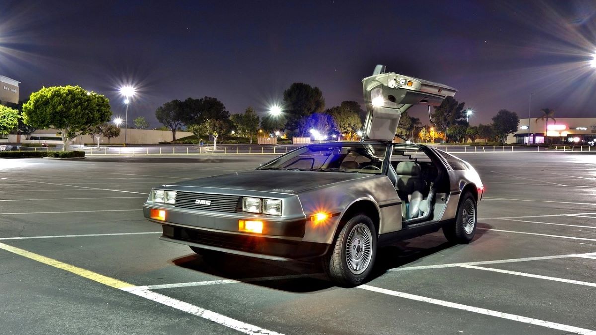 DeLorean time traveling car