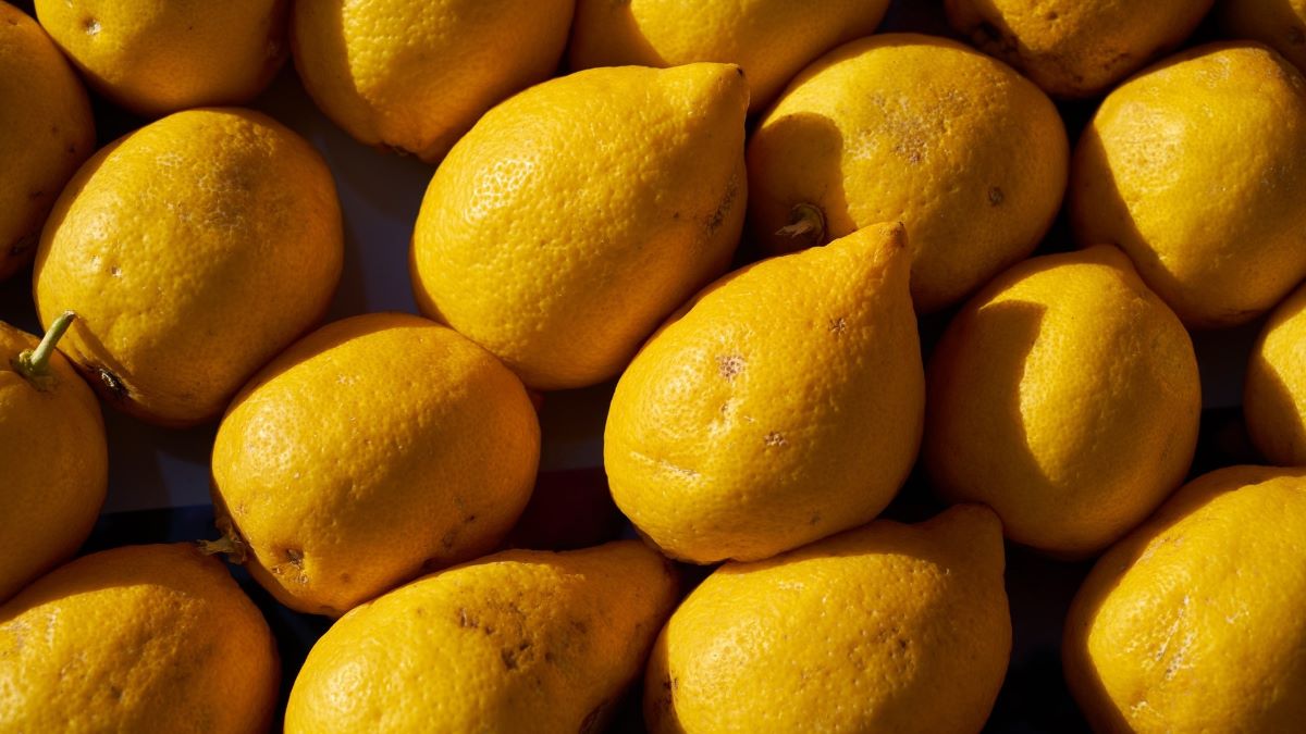 Yellow lemons