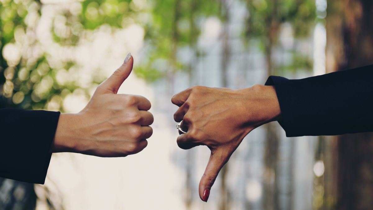 thumbs up and thumbs down