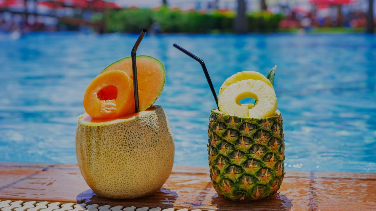 vacation cocktails poolside
